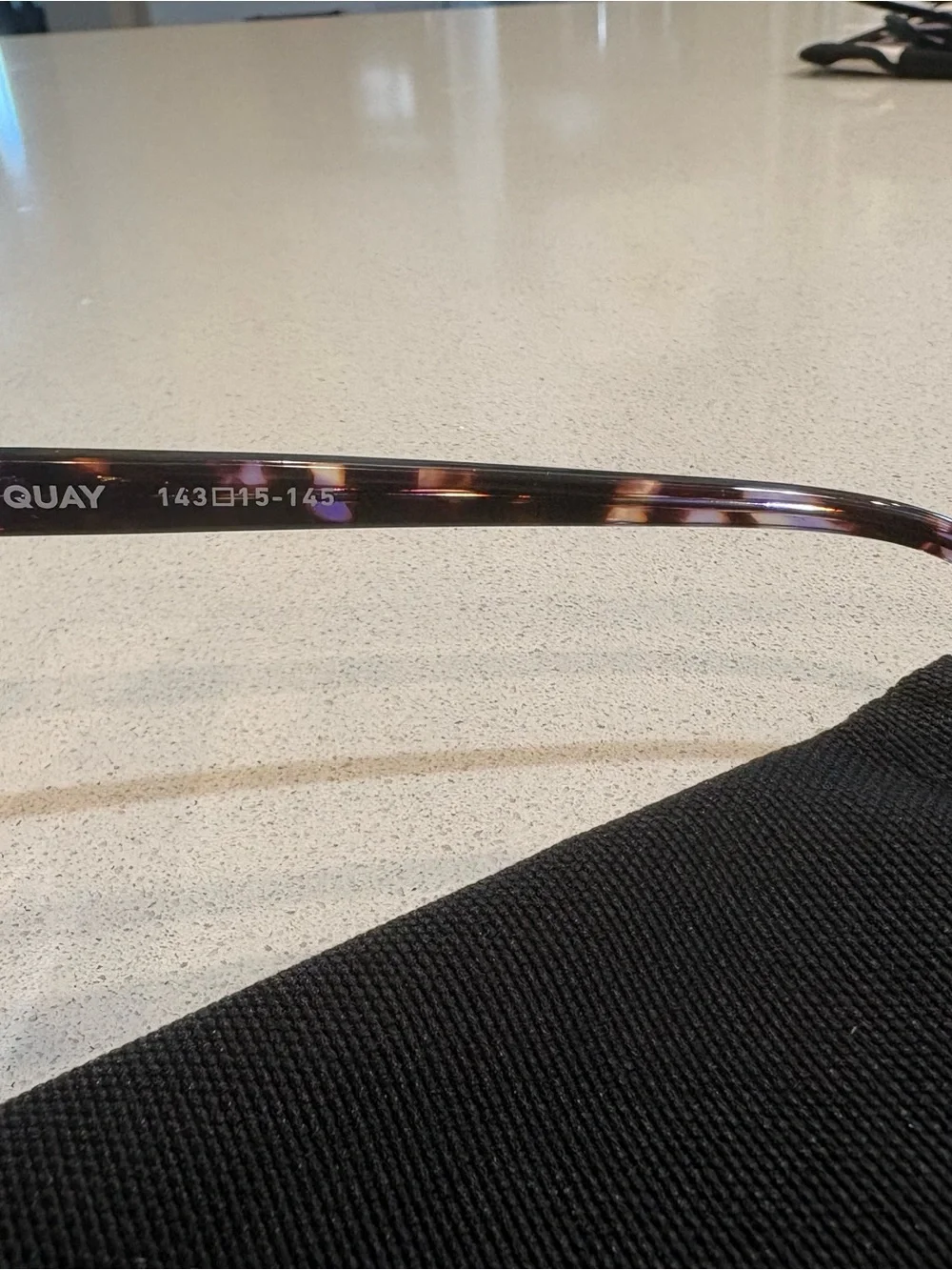 Quay Australia Confidential purple/tortoise
